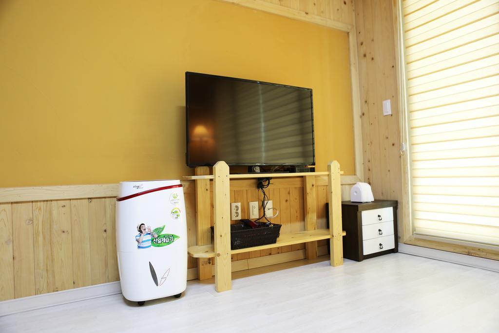 Haevichi Pension Seogwipo Extérieur photo