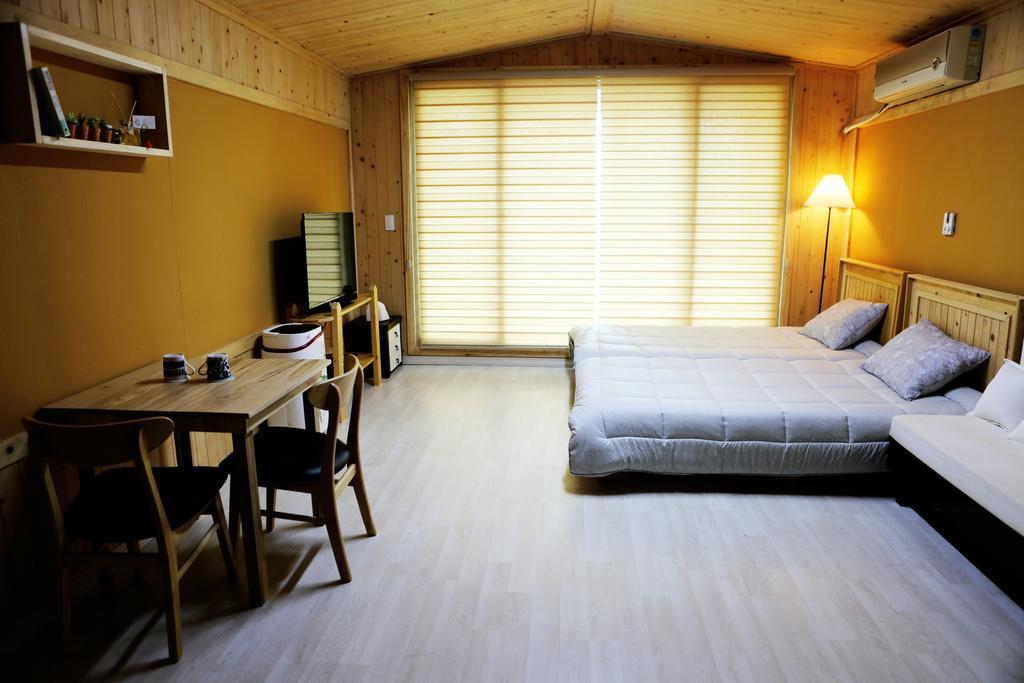 Haevichi Pension Seogwipo Extérieur photo