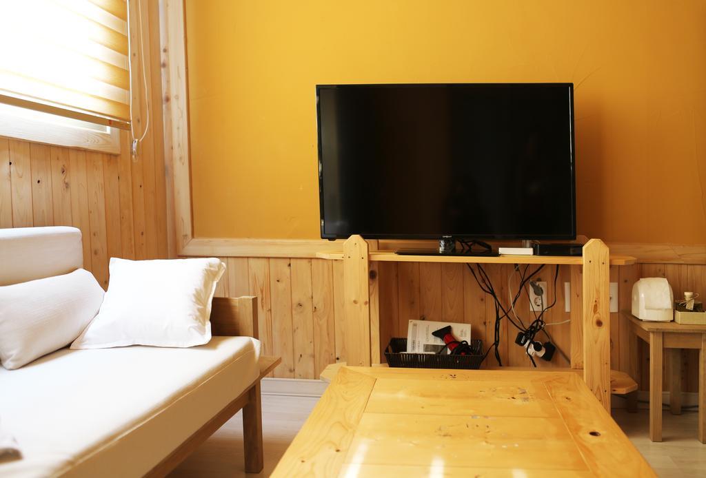 Haevichi Pension Seogwipo Extérieur photo