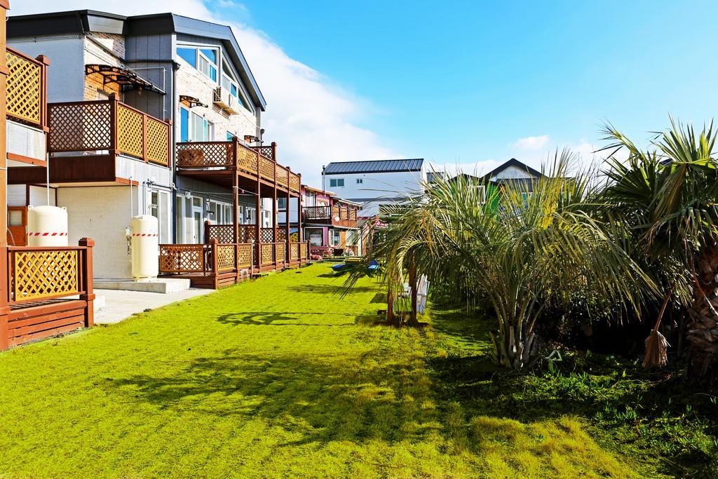 Haevichi Pension Seogwipo Extérieur photo