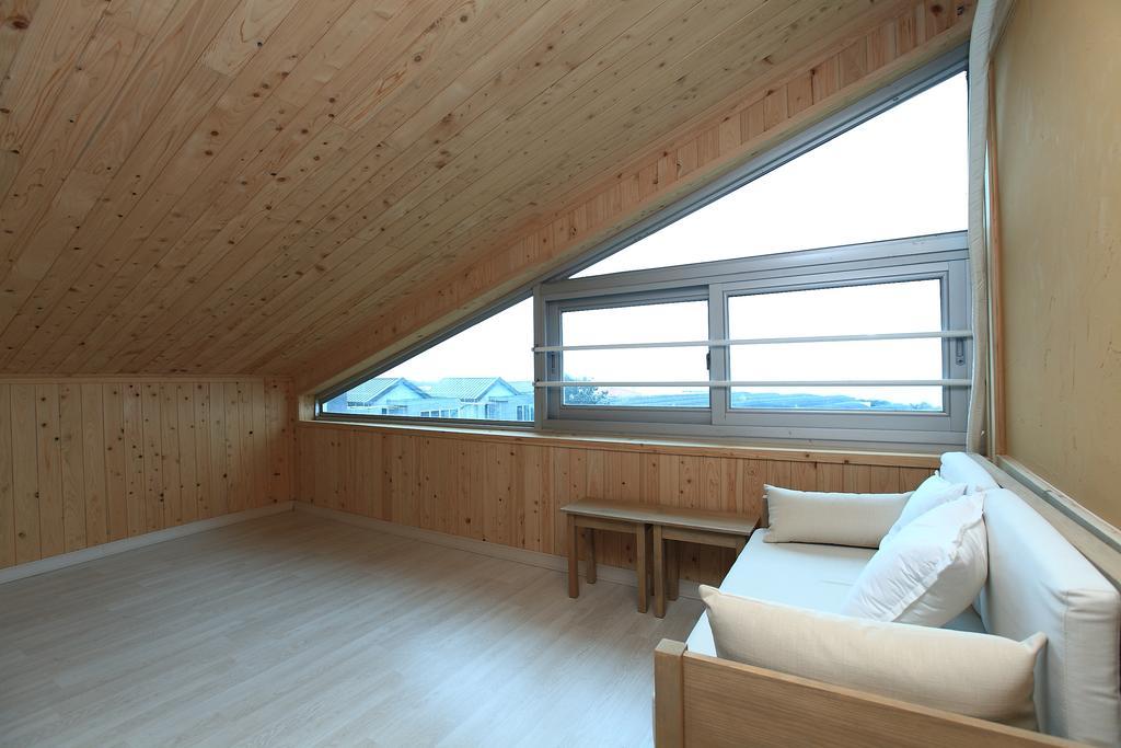 Haevichi Pension Seogwipo Extérieur photo